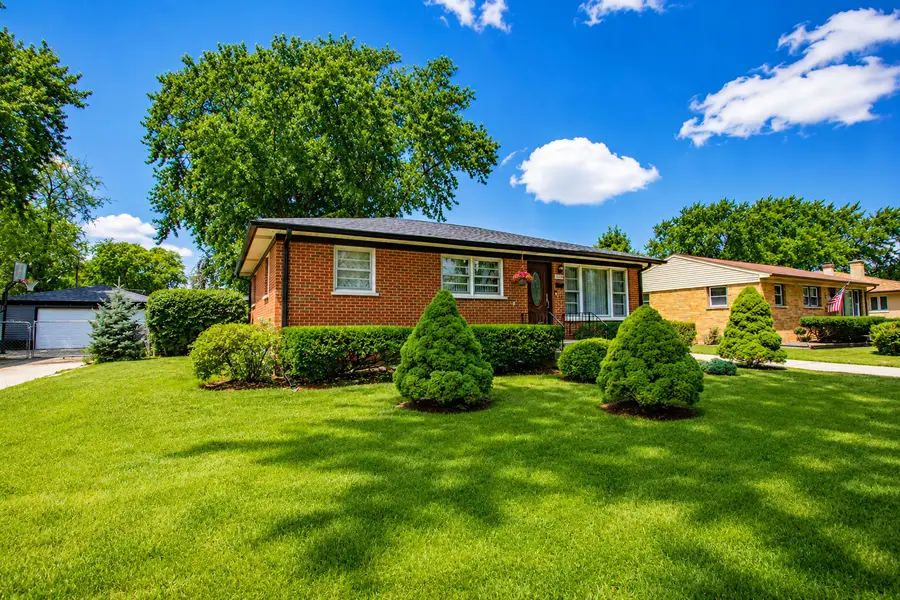 1114 S Birch Drive, Mount Prospect, IL 60056 - #2
