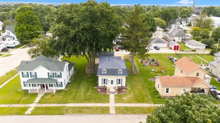 409 9th Street, De Witt, IA 52742 - #2