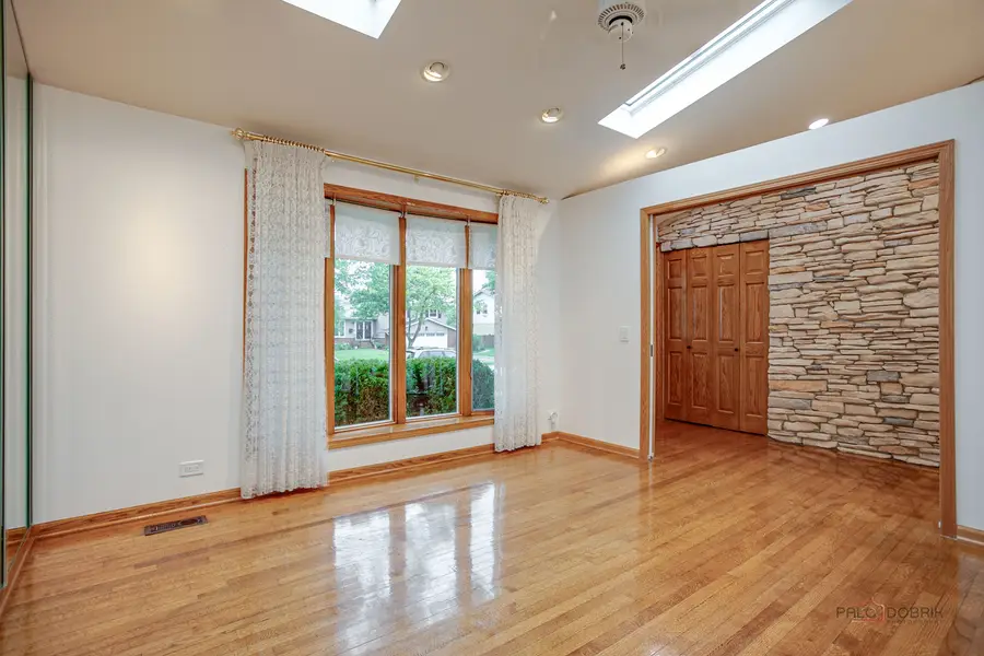 605 N Windsor Drive, Mount Prospect, IL 60056 - #3