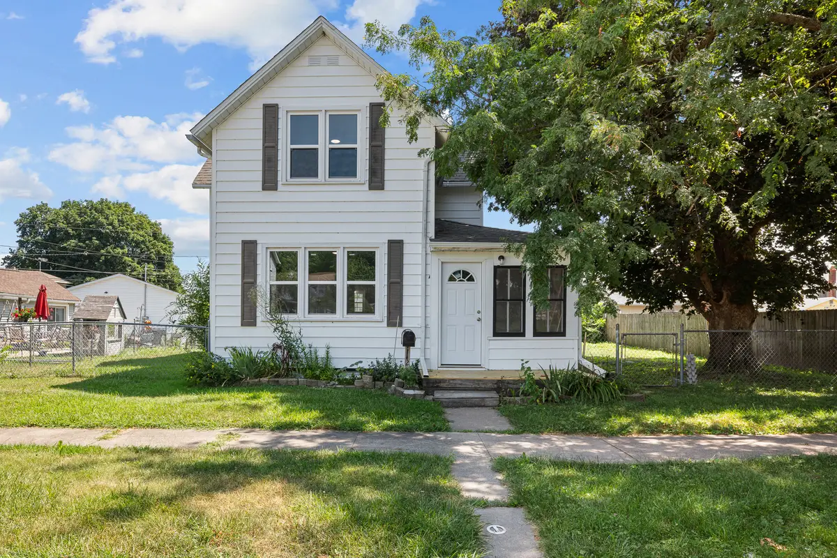 2223 N 6th Street, Clinton, IA 52732 - #1