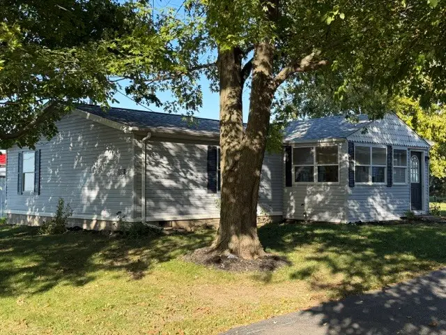 550 N Illinois Avenue, De Land, IL 61839 - #2