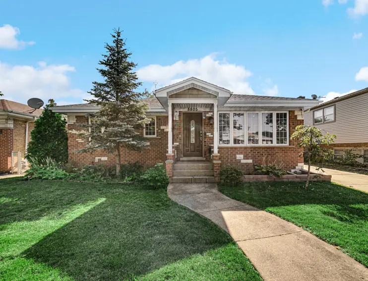 8805 Oriole Avenue, Morton Grove, IL 60053 - #1