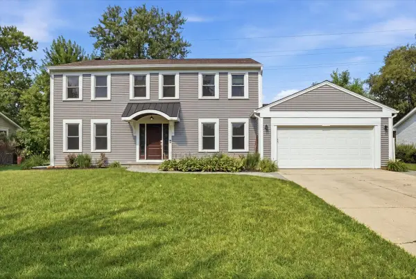 1203 Claridge Drive, Libertyville, IL 60048
