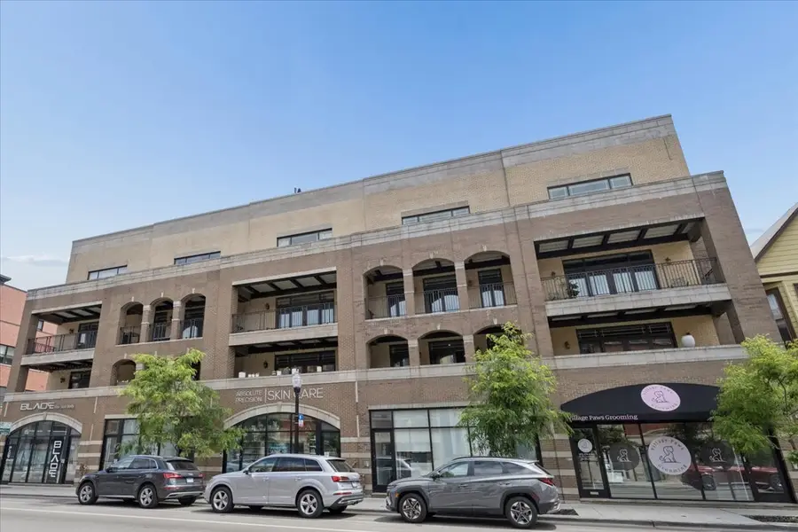 1423 W Belmont Avenue #4, Chicago, IL 60657 - #3