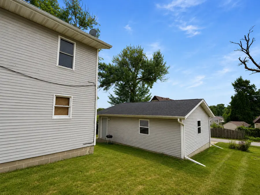 1207 W American Street, Freeport, IL 61032 - #3
