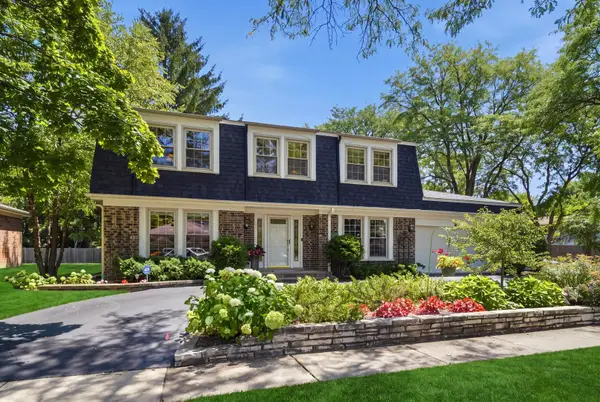 301 Earls Court, Deerfield, IL 60015