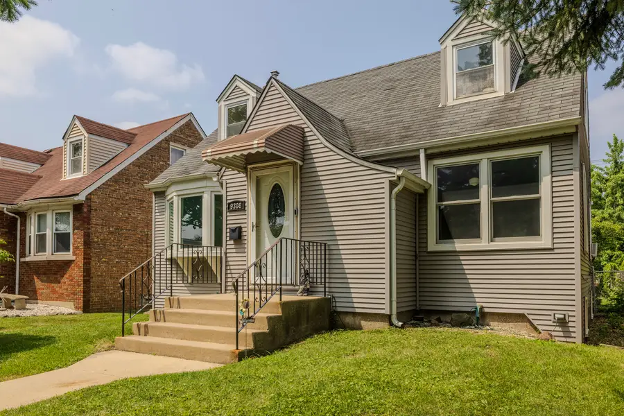 9308 S Troy Avenue, Evergreen Park, IL 60805 - #2