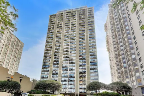 5733 N Sheridan Road #6C, Chicago, IL 60660