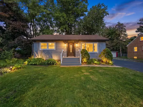 5905 Lee Avenue, Downers Grove, IL 60516