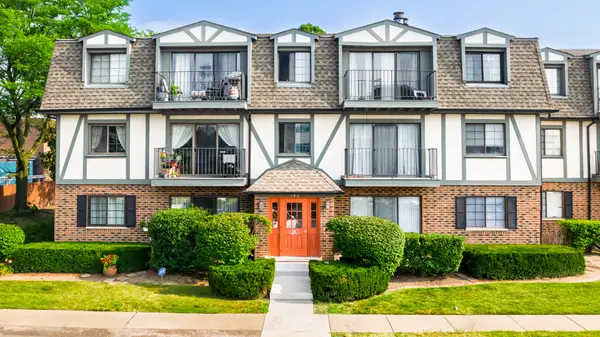 102 Steeple Drive #B, Buffalo Grove, IL 60089