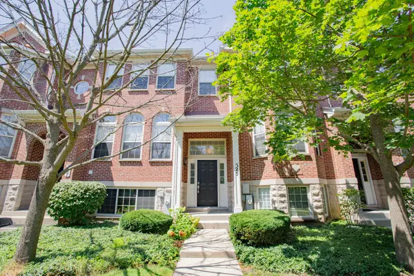 725 Prestwick Lane, Wheeling, IL 60090