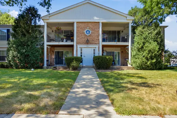 967 Golf Course Road #2, Crystal Lake, IL 60014