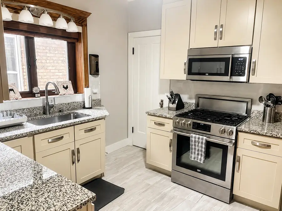 6950 30th Place, Berwyn, IL 60402 - #3