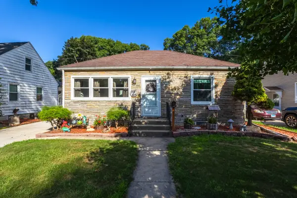30 Blackhawk Hills Court, Rock Island, IL 61201