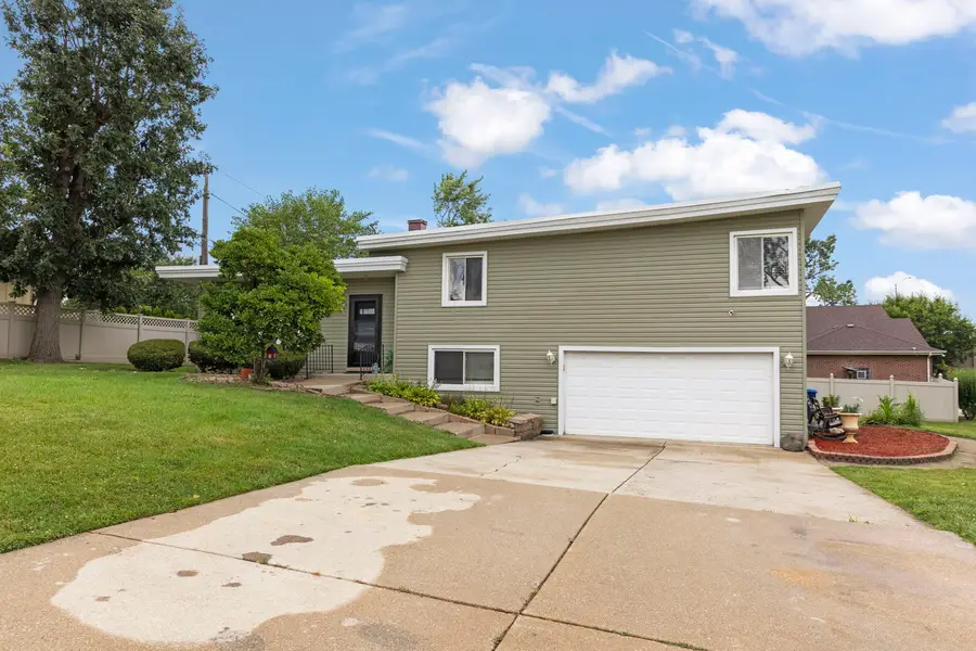 8230 W 85th Street, Hickory Hills, IL 60457 - #2