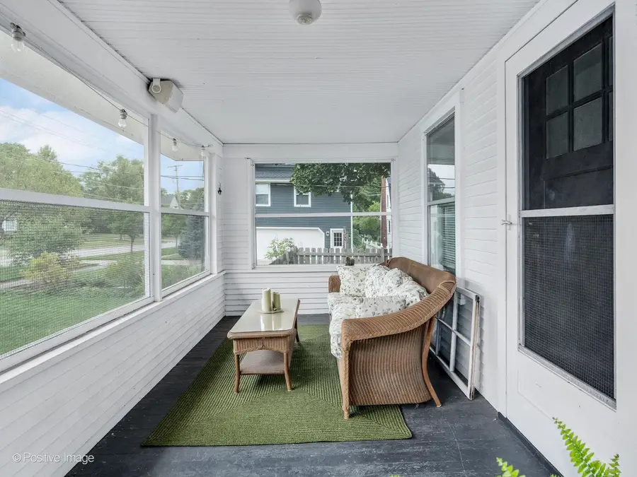 219 W Oak Avenue, Wheaton, IL 60187 - #3