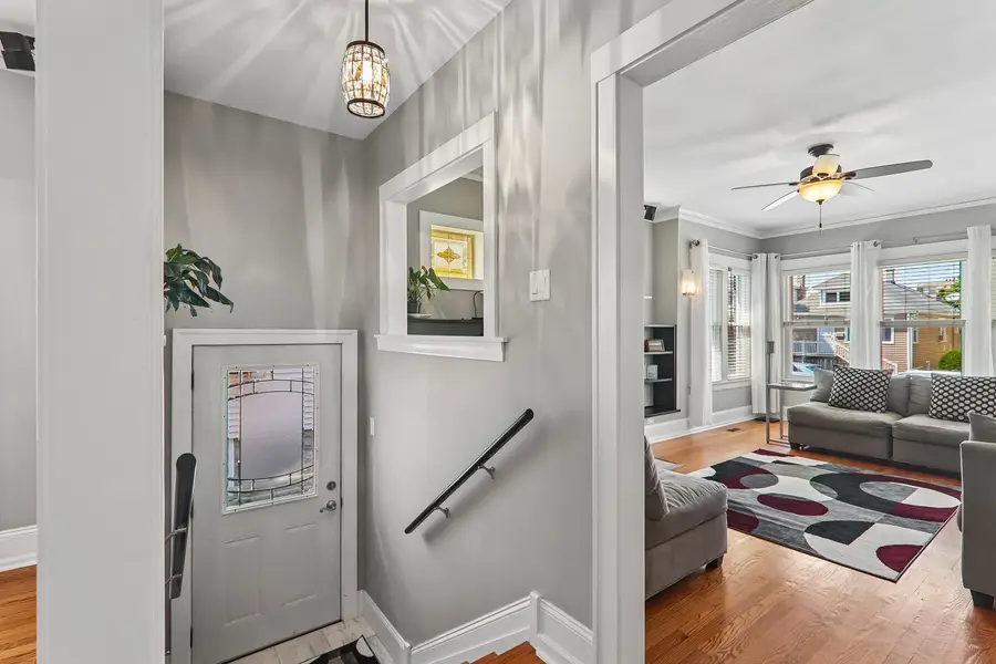 5633 W Cornelia Avenue, Chicago, IL 60634 - #3