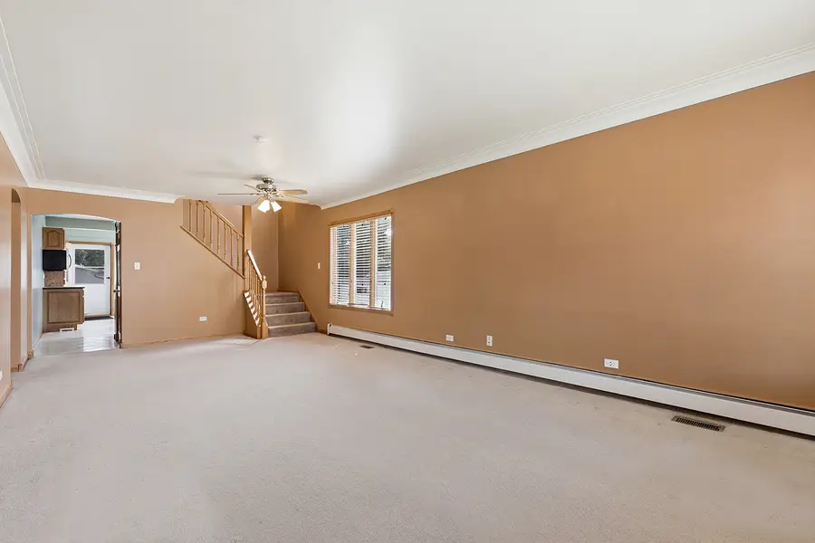 9817 Minnick Avenue, Oak Lawn, IL 60453 - #3
