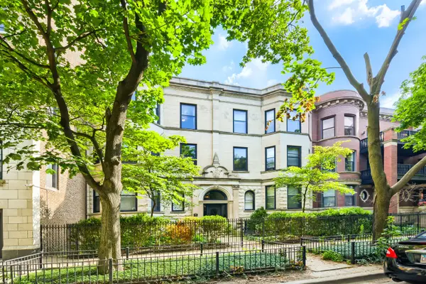 823 W Lakeside Place #3E, Chicago, IL 60640