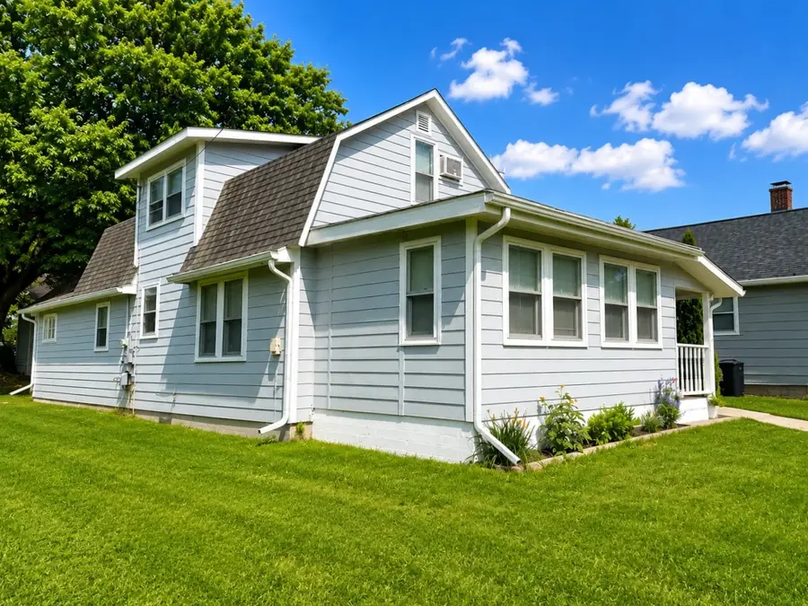 204 16th Avenue, Sterling, IL 61081 - #3