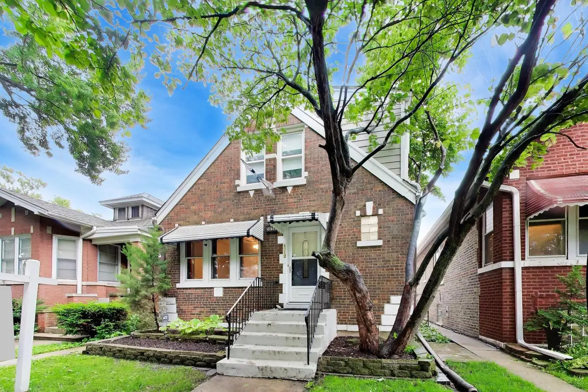 5012 N Tripp Avenue, Chicago, IL 60630 - #1