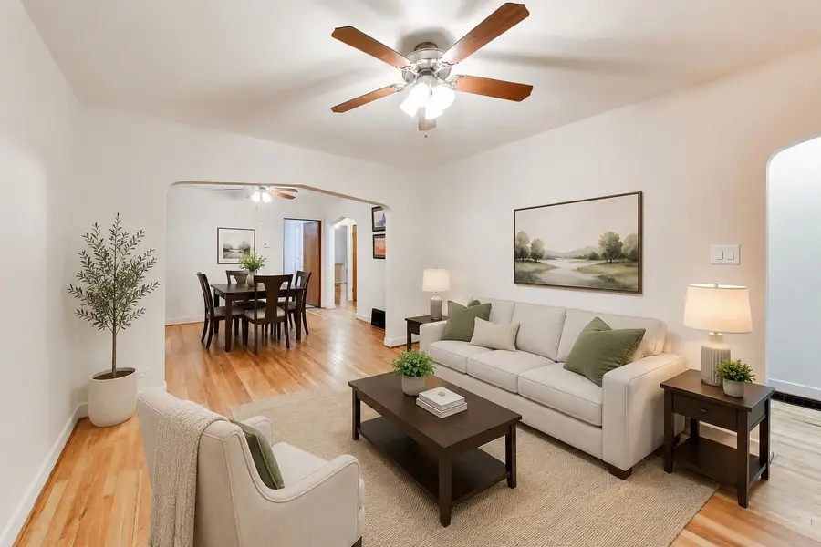 5012 N Tripp Avenue, Chicago, IL 60630 - #2