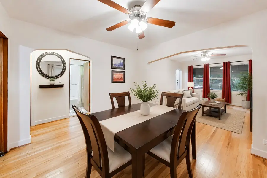5012 N Tripp Avenue, Chicago, IL 60630 - #3