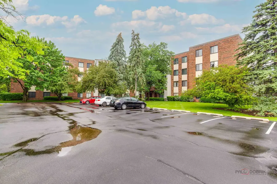 1500 Harbour Drive #4Q, Wheeling, IL 60090 - #2