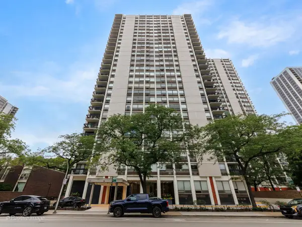 1455 N Sandburg Terrace #803, Chicago, IL 60610