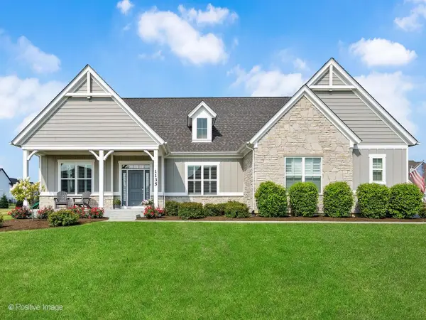 1135 Hilldale Drive, St. Charles, IL 60175