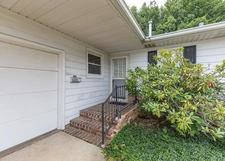 1901 47th Street Court, Moline, IL 61265 - #3