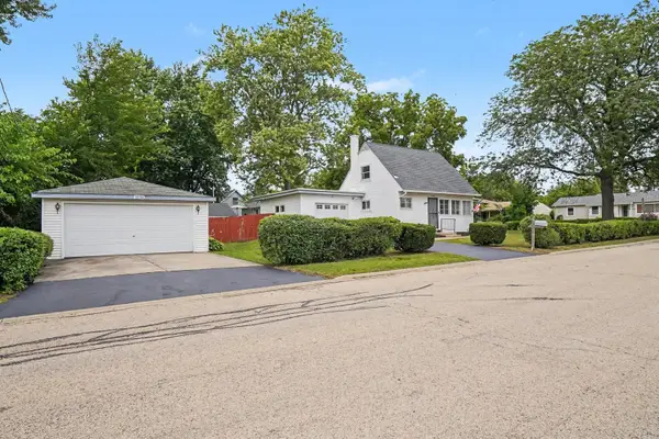 2104 Webb Street, Crest Hill, IL 60403