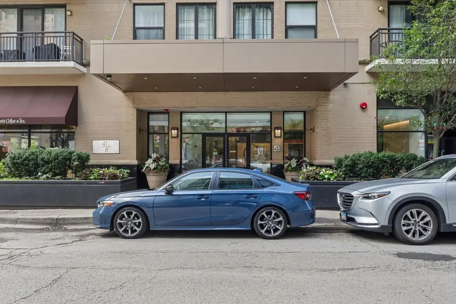41 E 8th Street #1102, Chicago, IL 60605 - #3