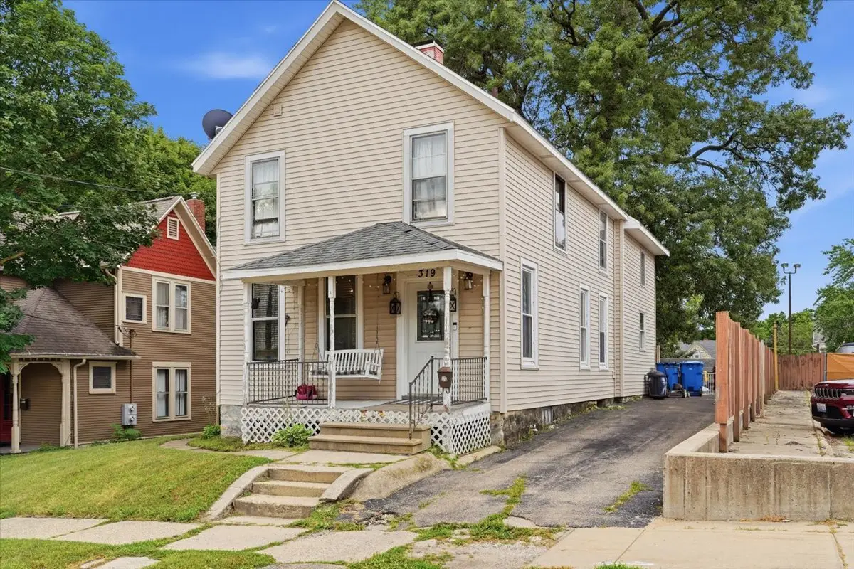 319 S Hennepin Avenue, Dixon, IL 61021 - #1