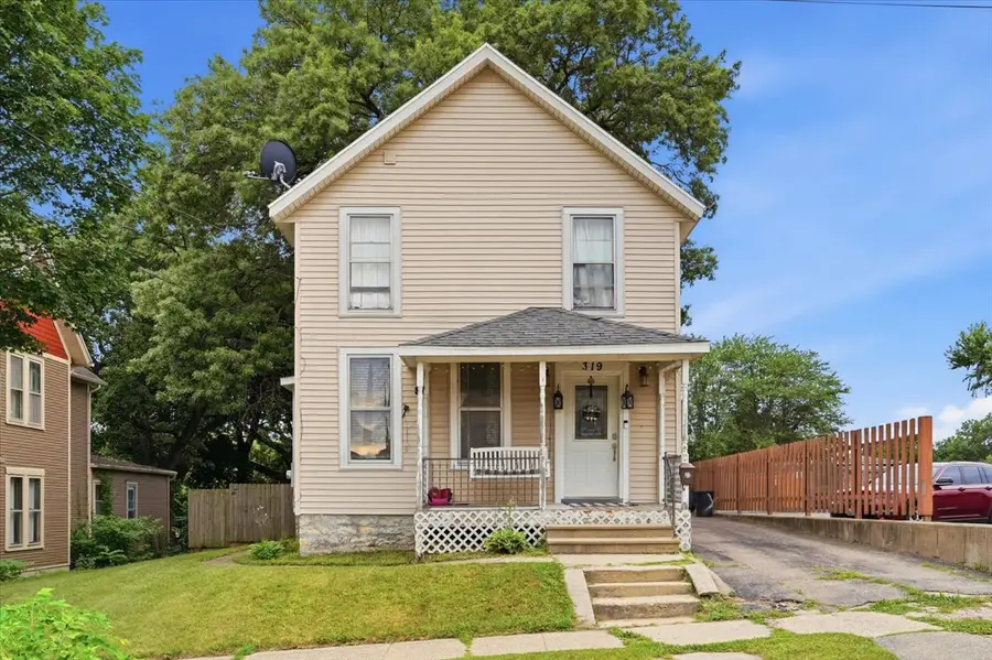 319 S Hennepin Avenue, Dixon, IL 61021 - #2