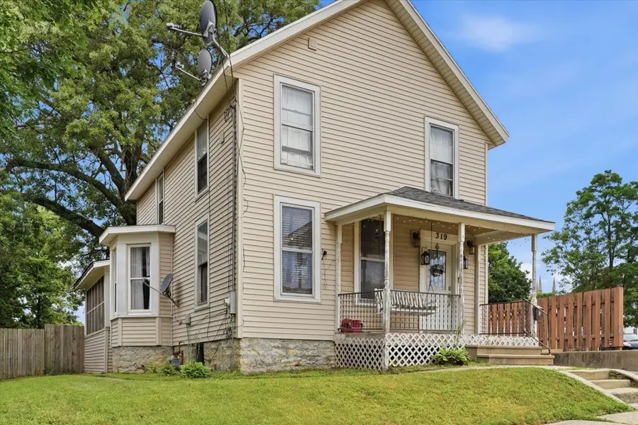 319 S Hennepin Avenue, Dixon, IL 61021 - #3