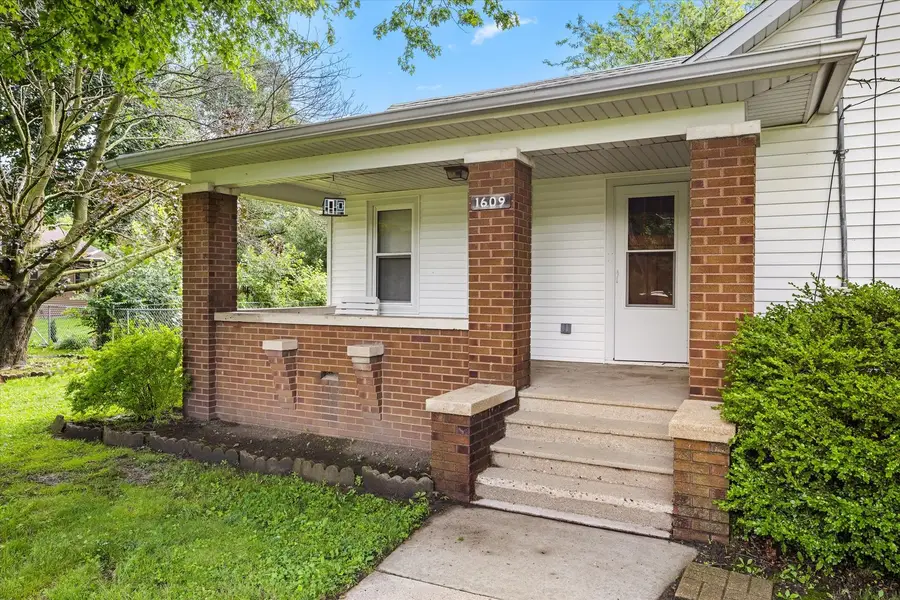1609 S Hawthorne Road, Streator, IL 61364 - #3