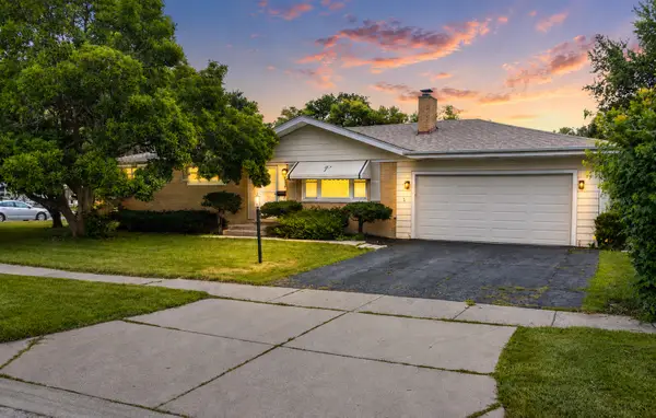 255 W Daniels Road, Palatine, IL 60067