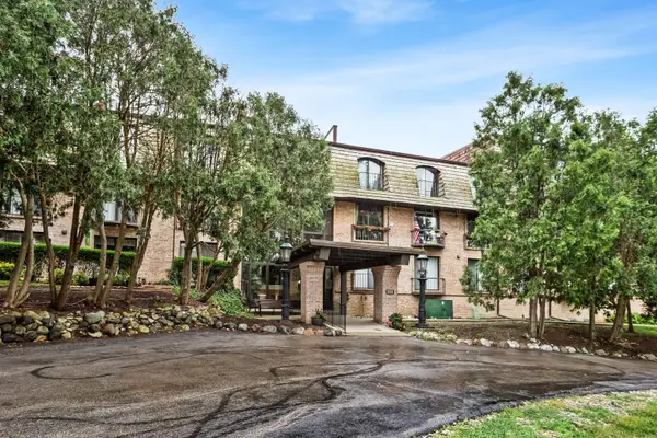 600 W Russell Street #309, Barrington, IL 60010