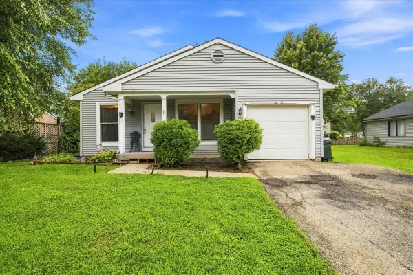 413 Travelaire Avenue, Naperville, IL 60565