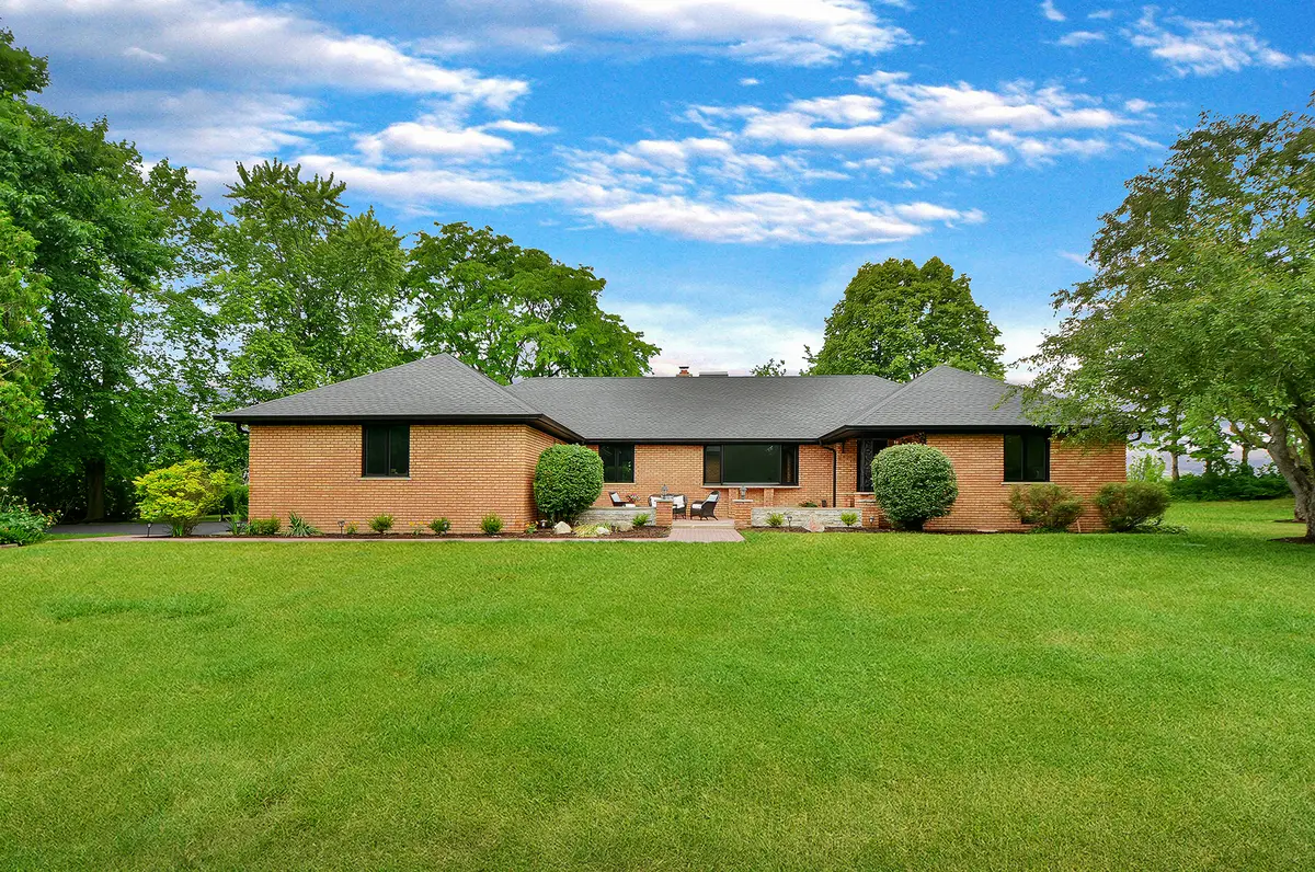 5 Bruce Circle N, Hawthorn Woods, IL 60047 - #1
