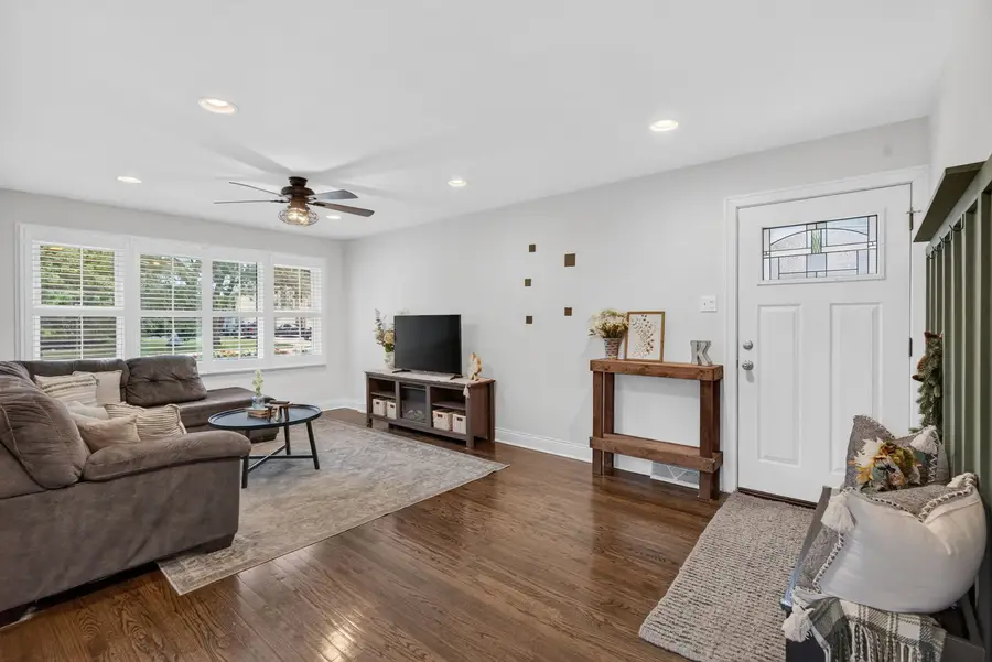 1043 Walter Street, Lemont, IL 60439 - #3