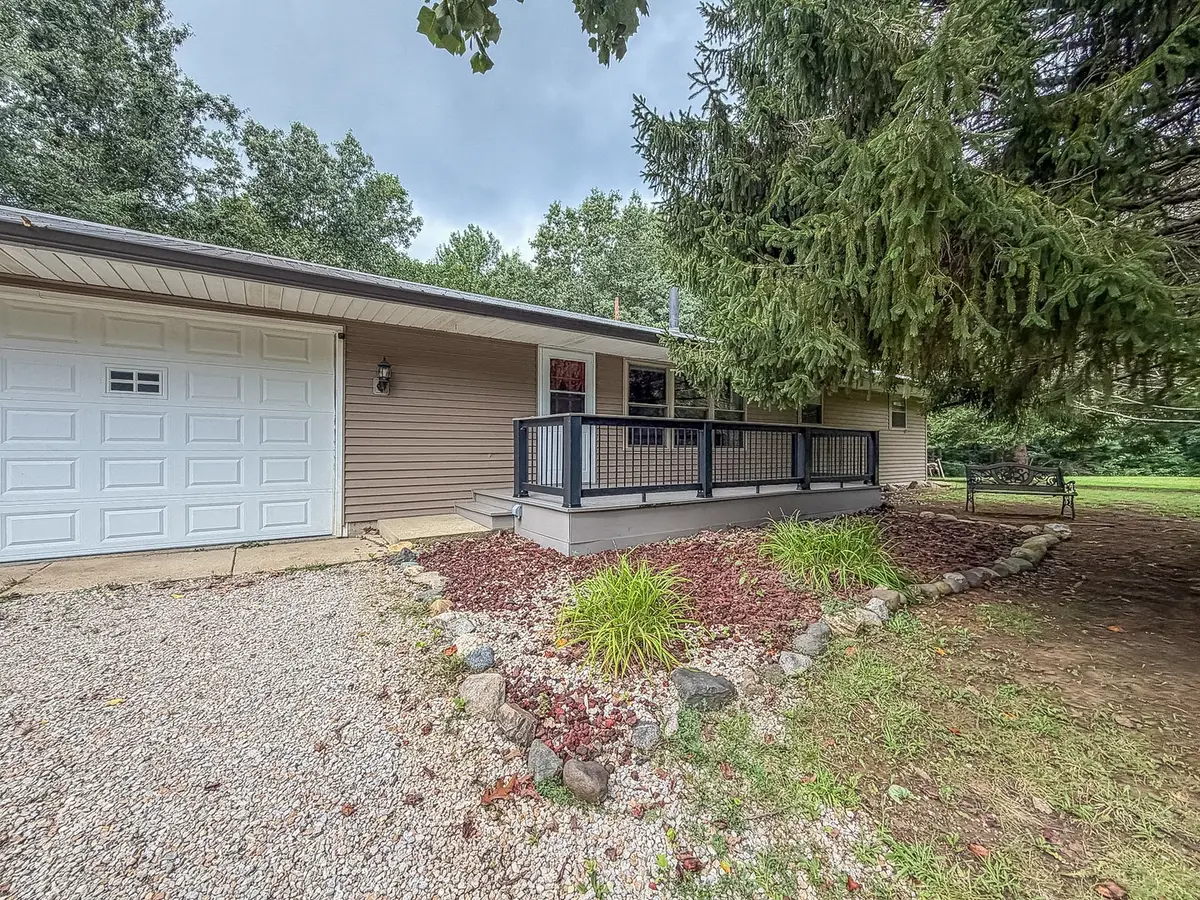14373 N County Road 2200e, Oakland, IL 61943 - #1