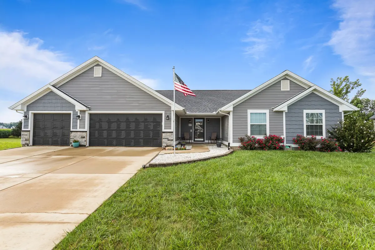 307 Horseshoe Drive, Philo, IL 61864 - #1