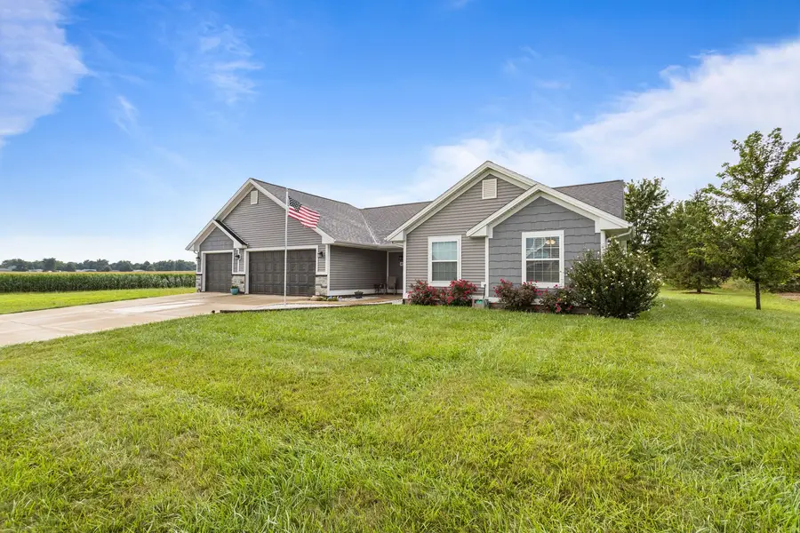 307 Horseshoe Drive, Philo, IL 61864 - #2