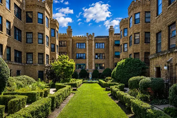 2430 W Greenleaf Avenue #1, Chicago, IL 60645