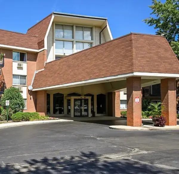 1188 Royal Glen Drive #334, Glen Ellyn, IL 60137