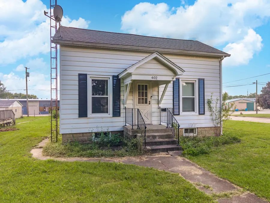 402 Mason Street, Chenoa, IL 61726 - #2