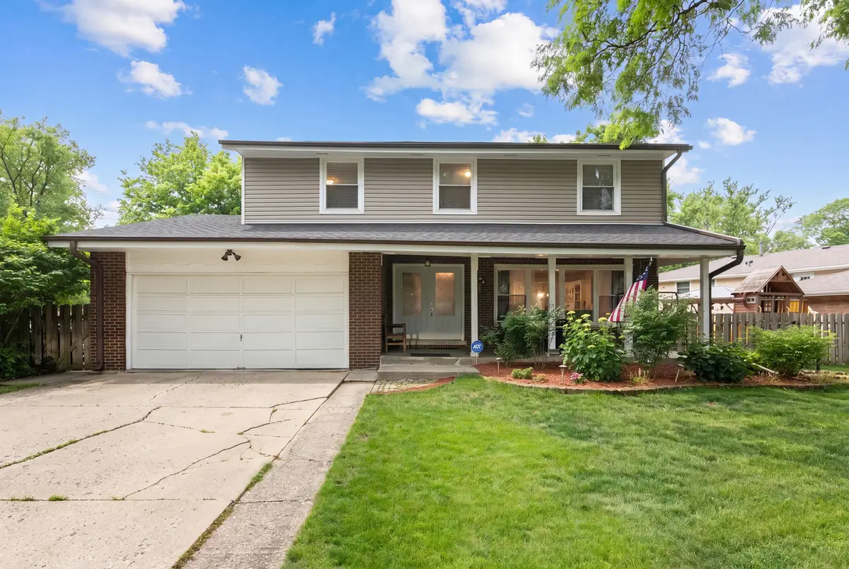 2005 E Cayuga Lane, Mount Prospect, IL 60056 - #1
