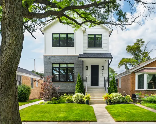 6224 N Keystone Avenue, Chicago, IL 60646